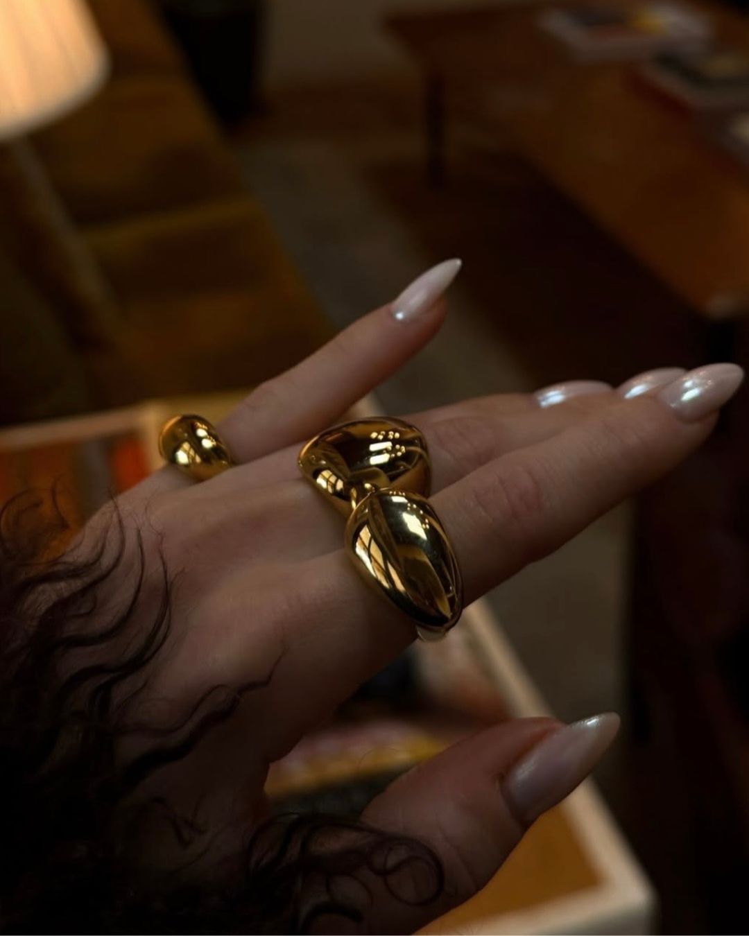 Anillo Declarativo Elia con Acabado Dorado