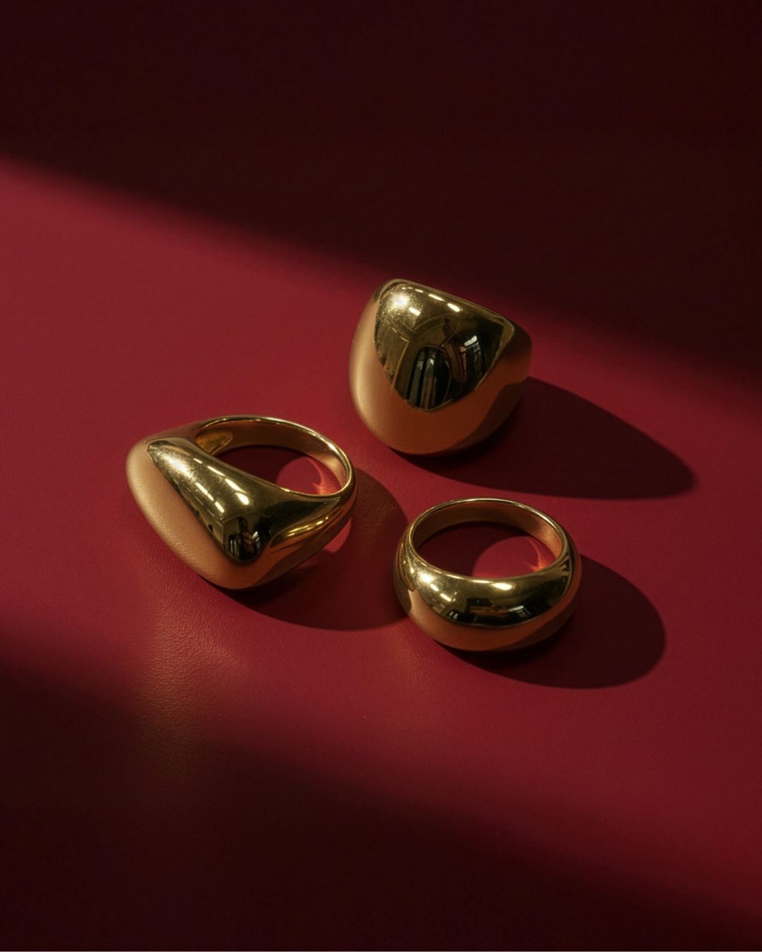 Anillo Clásico Elia con Acabado Dorado