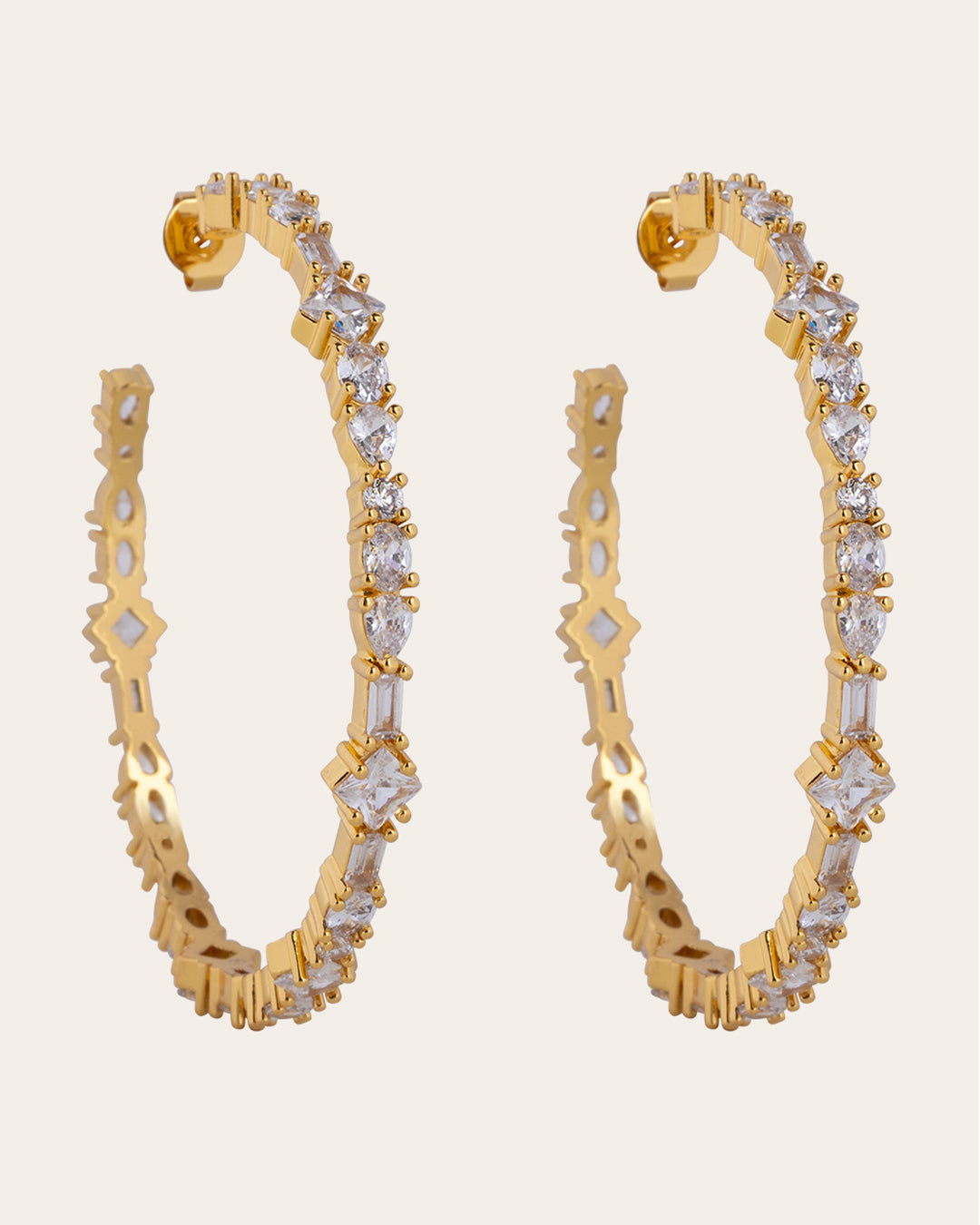 Aros Adriana Icy XL con Acabado Dorado