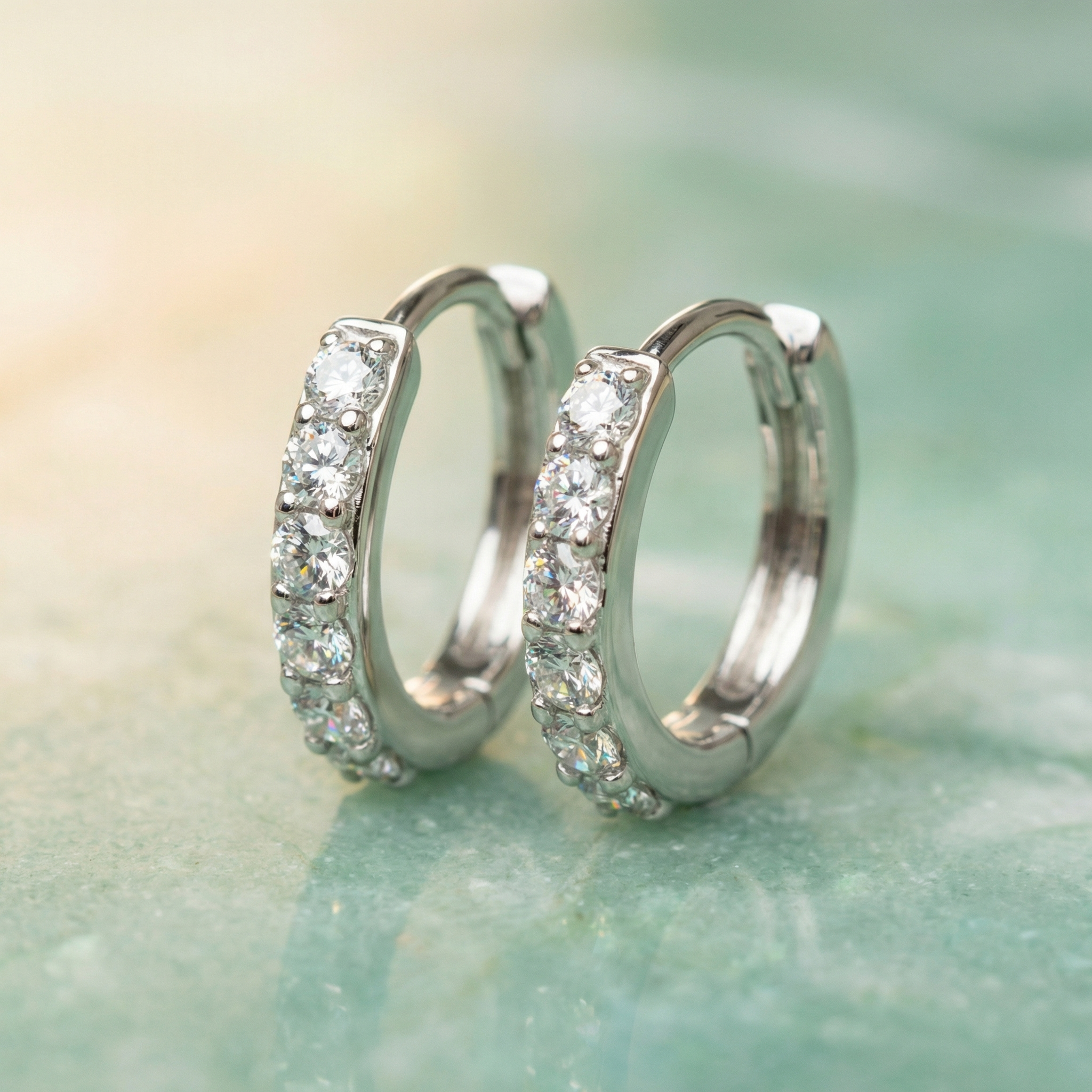 Antonella | Aros Huggie