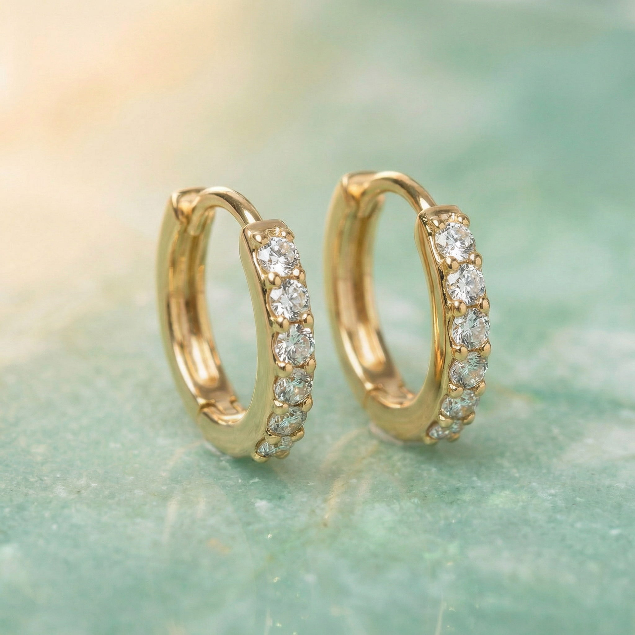 Antonella | Aros Huggie