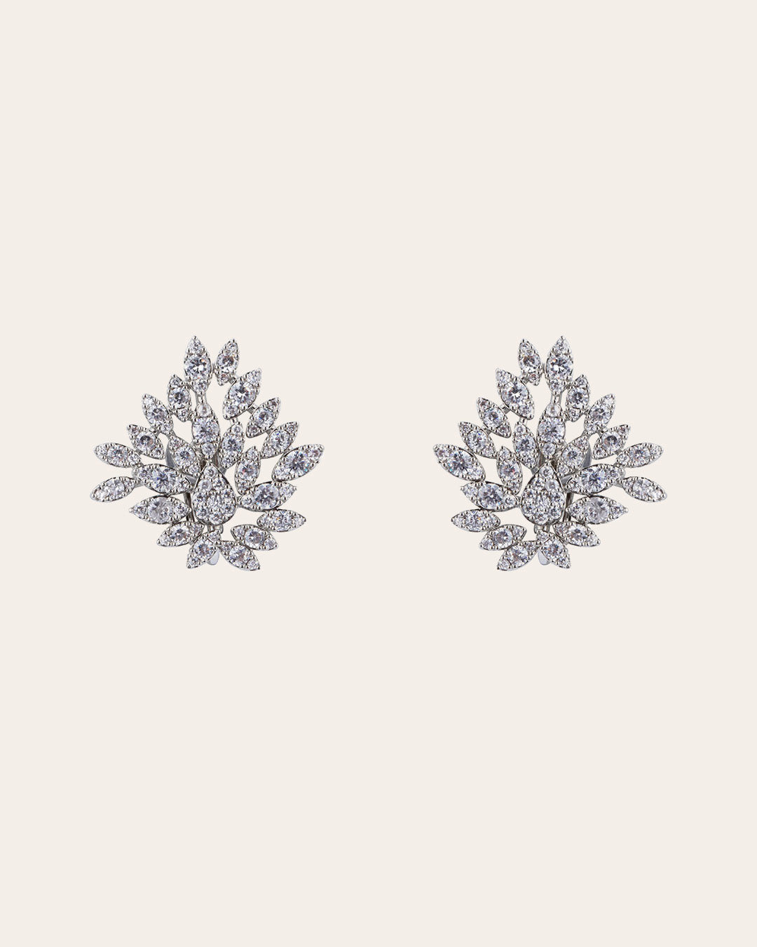 Aros de Clip Divine con Acabado Plateado